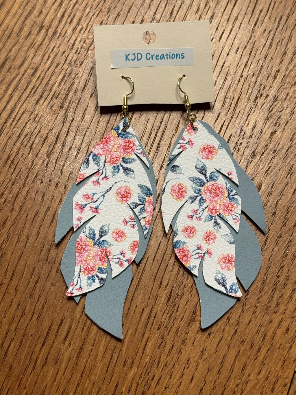 Boho Western Faux Leather Feather Dangle Earrings – Blue, White & Pink Floral