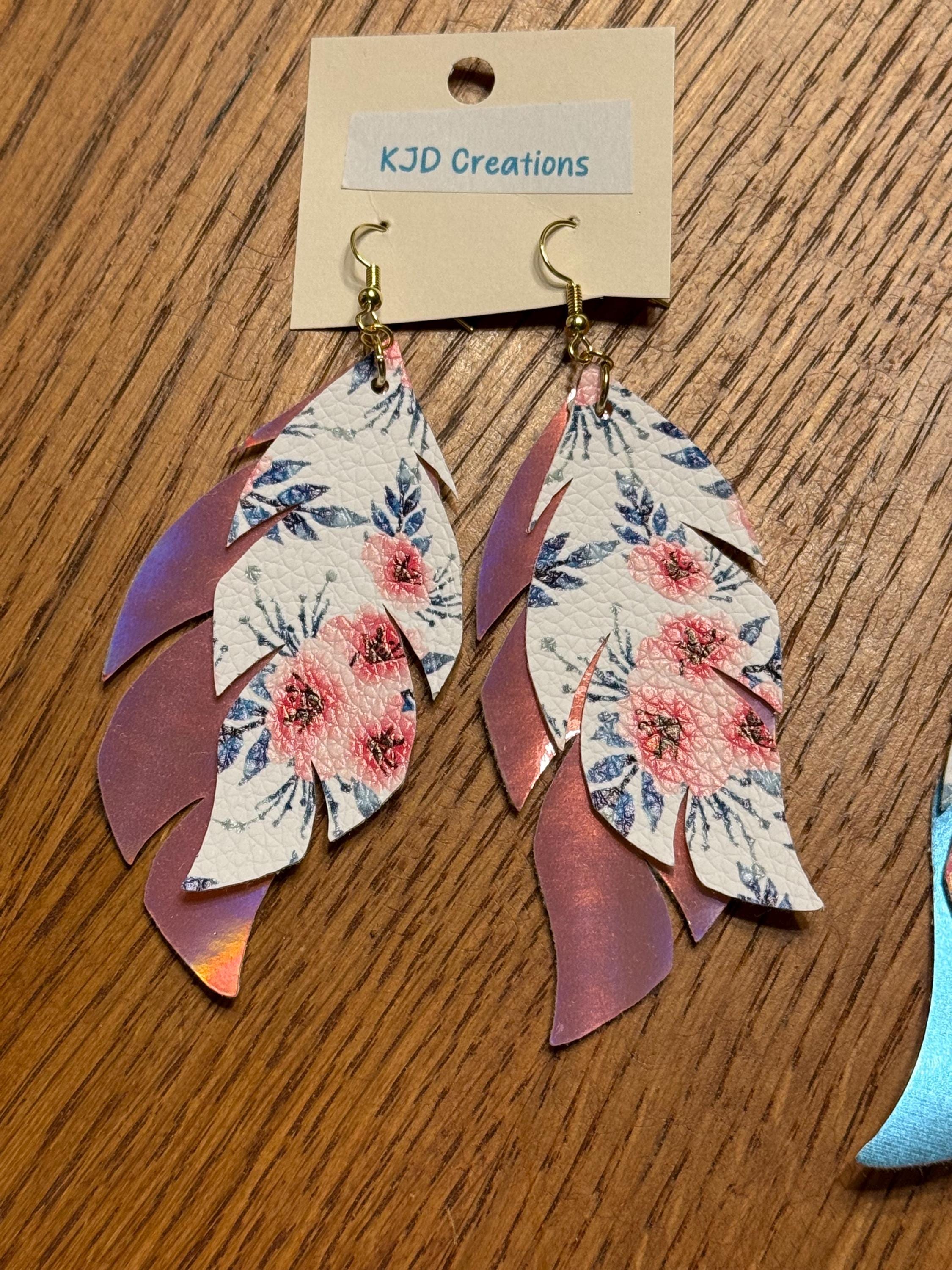 Boho Western Faux Leather Holographic Feather Dangle Earrings – Pink & Teal Floral