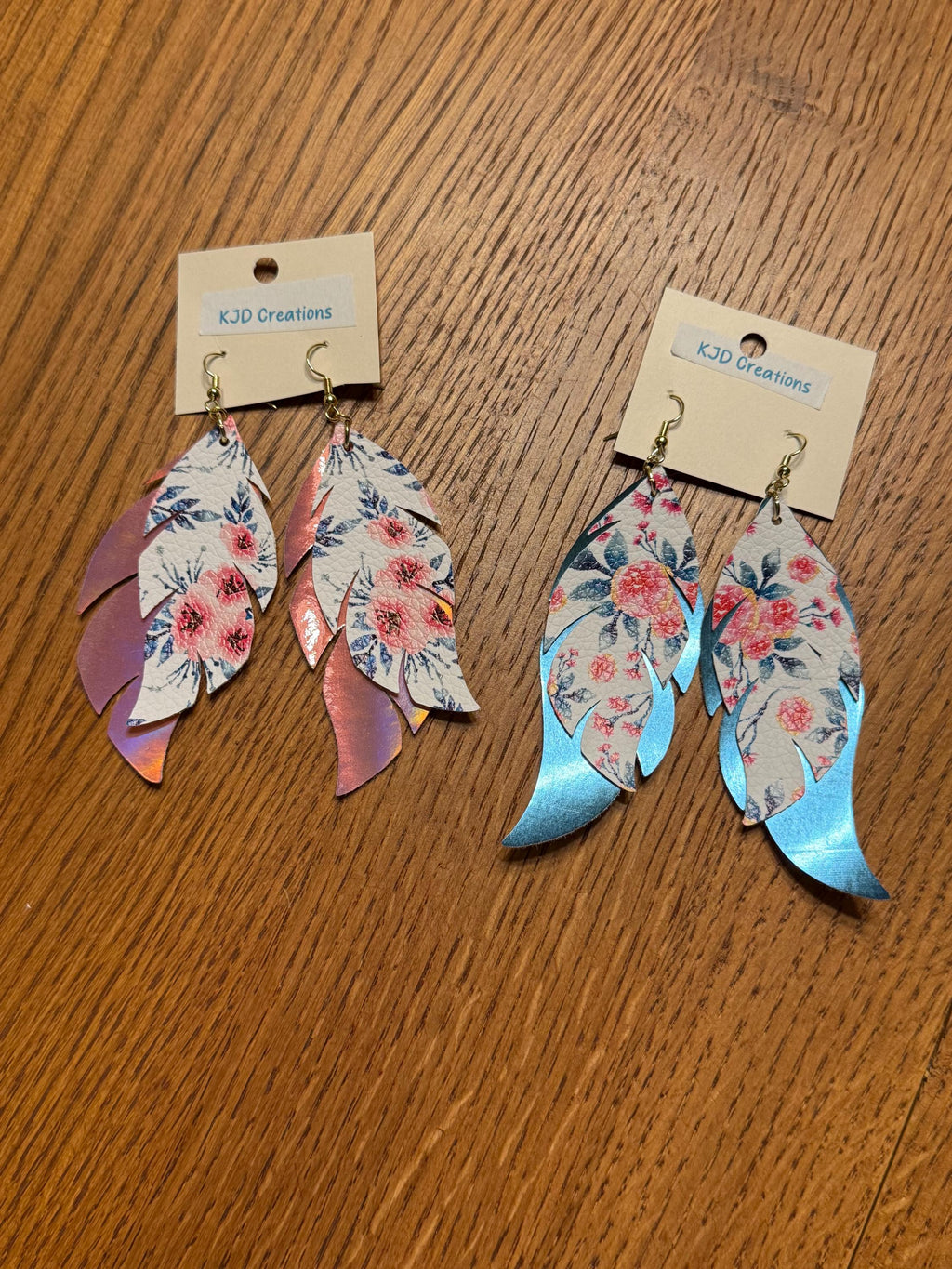 Boho Western Faux Leather Holographic Feather Dangle Earrings – Pink & Teal Floral