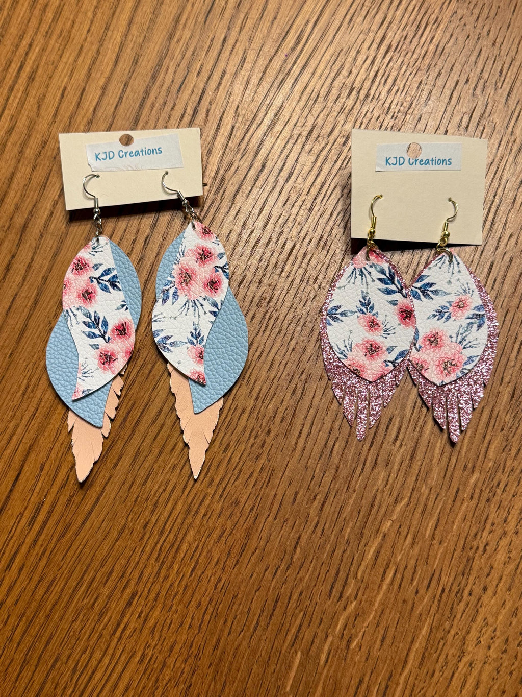 Boho Western Faux Leather Fringe Feather Dangle Earrings – Pink Glitter & Blue Floral Poppy