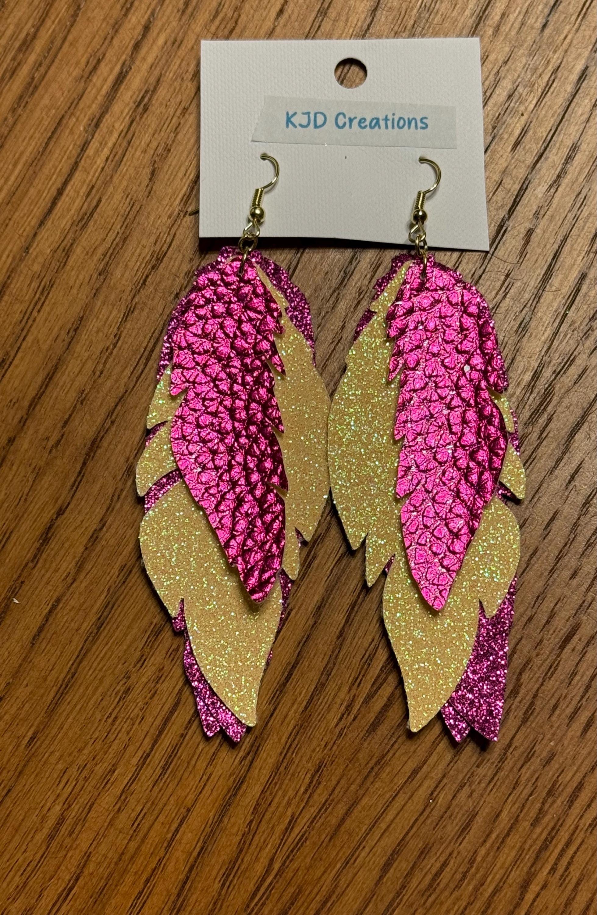 Boho Western Faux Glitter Leather Feather Dangle Earrings – Purple & Yellow Metallic
