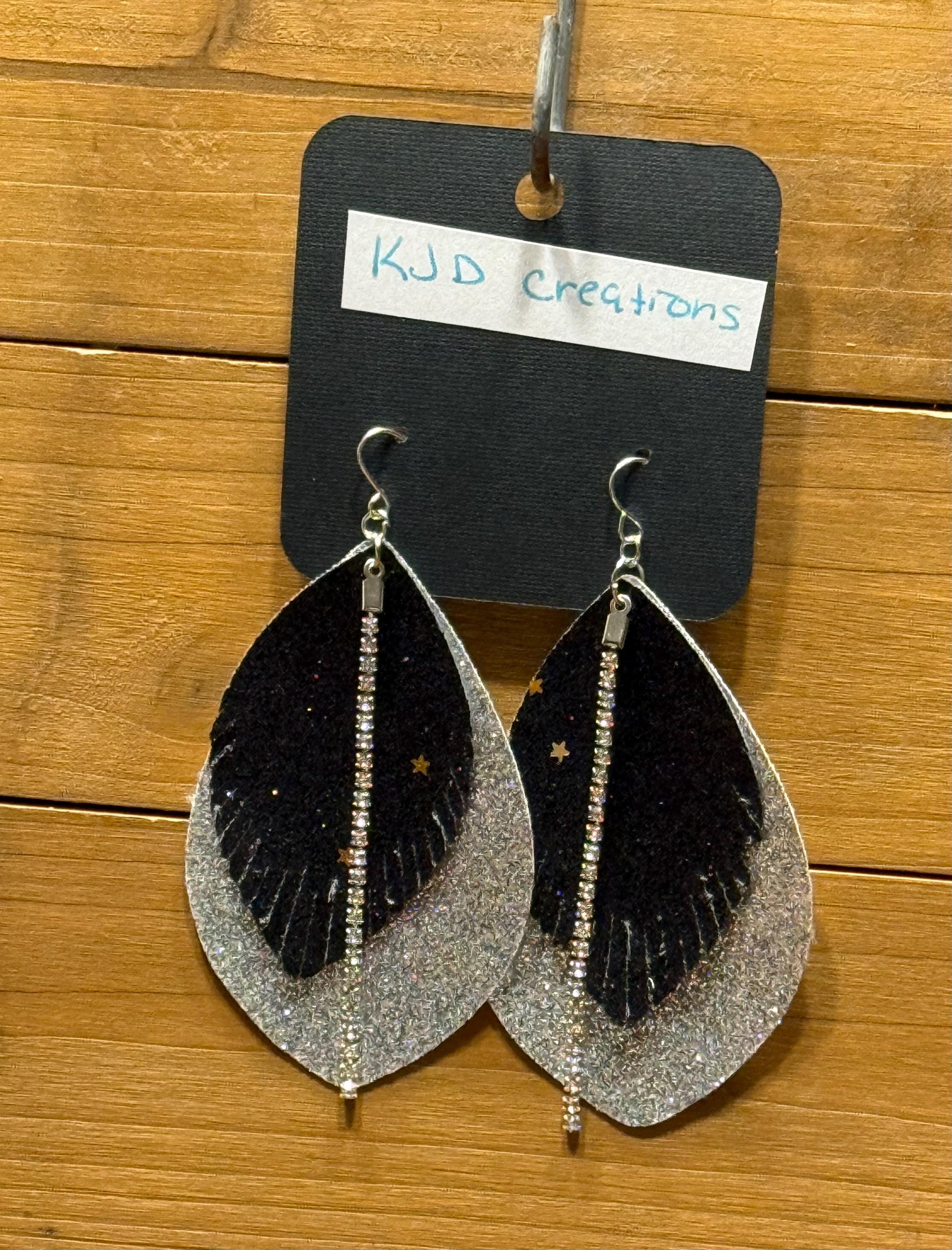 Boho Western Faux Leather Fringe Teardrop Dangle Earrings - Black Glitter Metallic Star with Crystal & Chain Accents