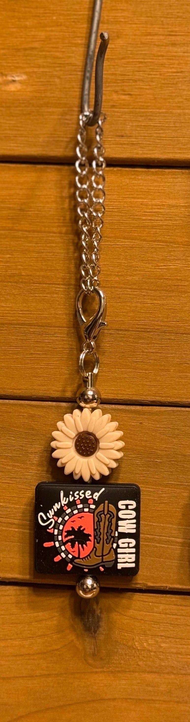 Silicone beaded tumbler cup handle dangle charm – Sun-Kissed Cowgirl design