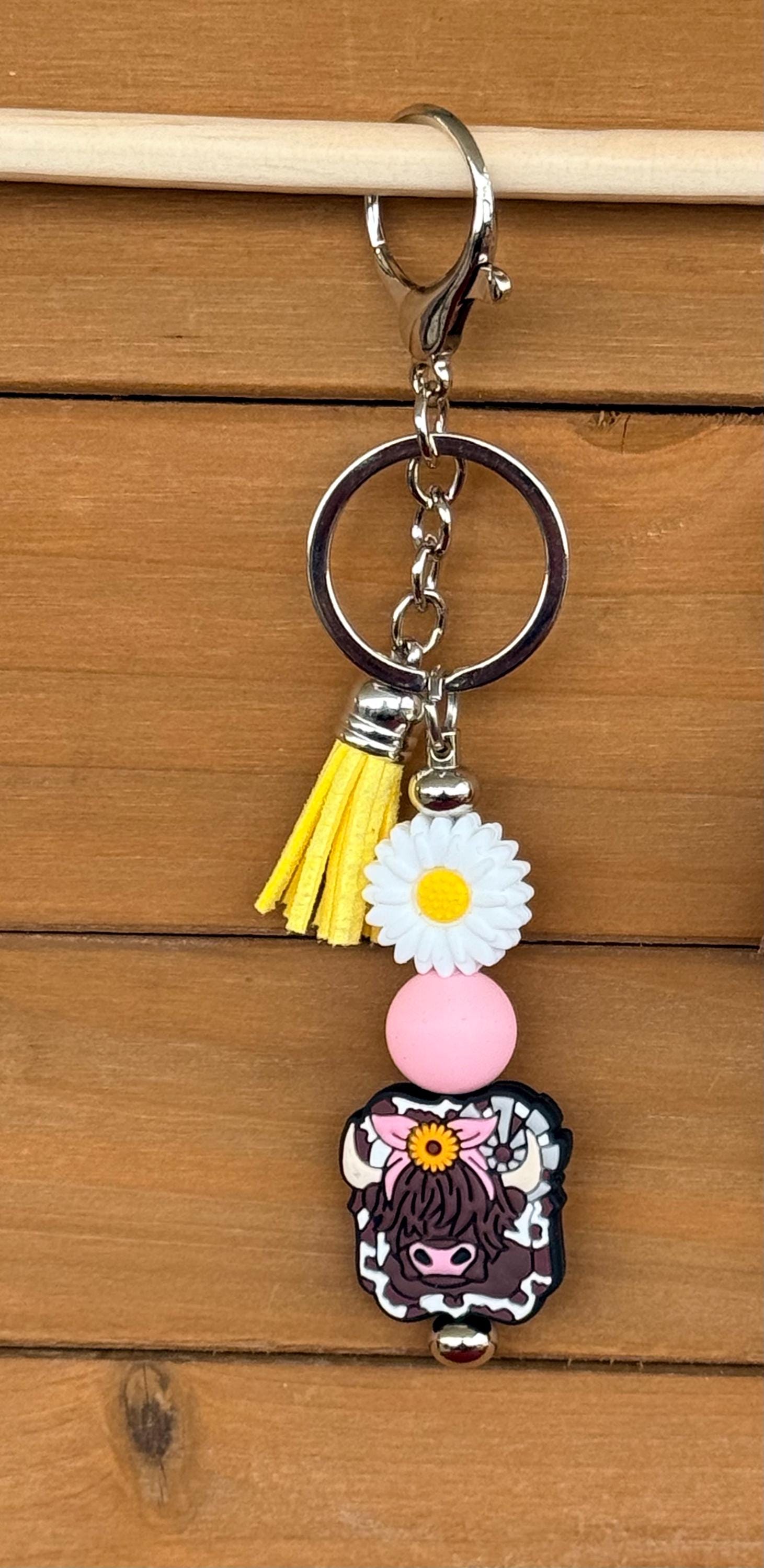 Highland Cow Daisy Flower Silicone Beaded Keychain with Leather Tassel | Pink, Brown & White